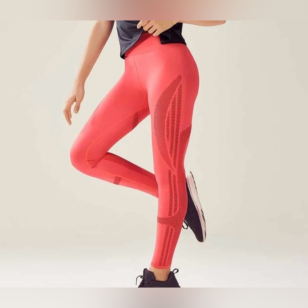 Fabletics by Demi Lovato Leggings in Coral Size Small